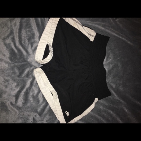 Nike Pants - •NIKE• SHORTS